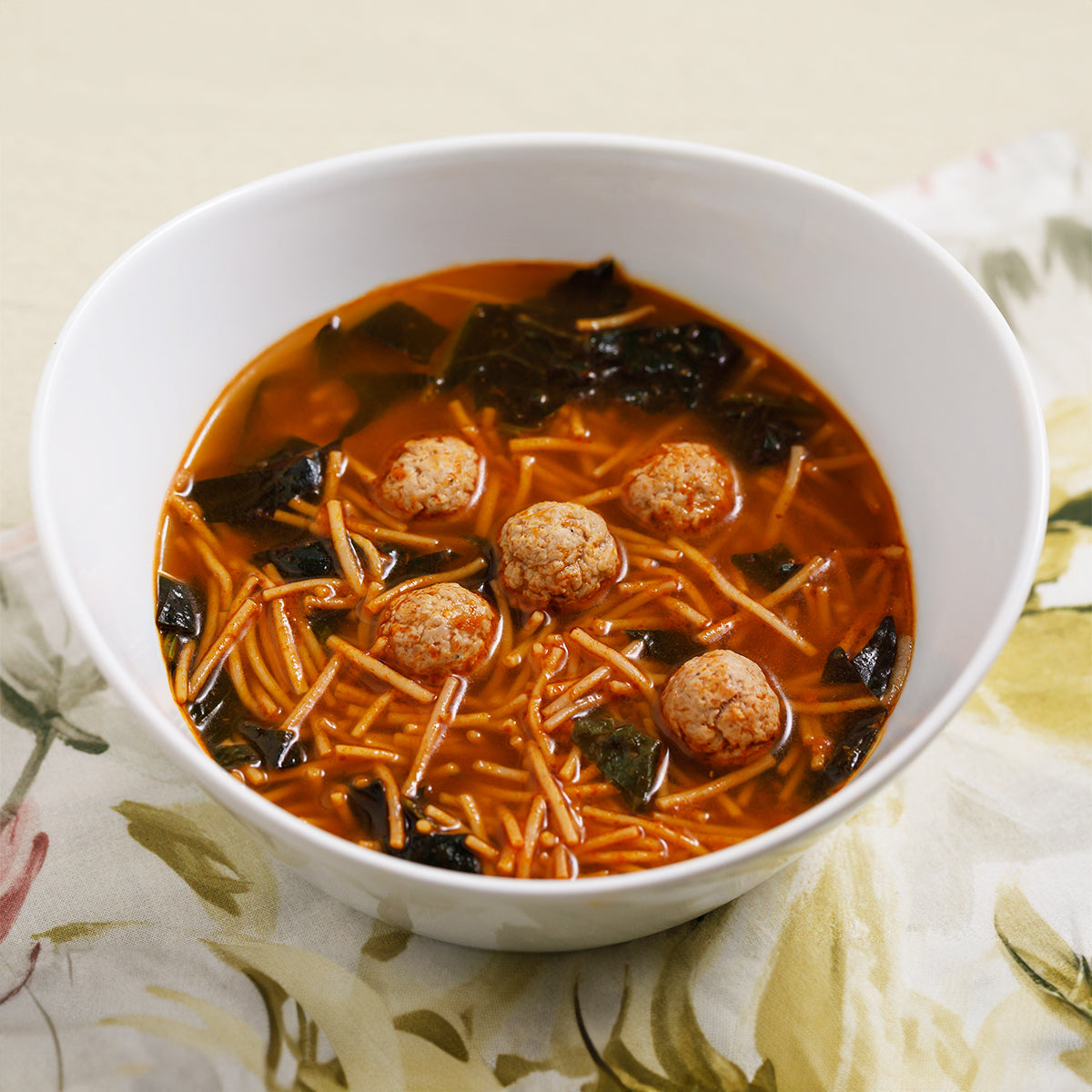 Sopa de Fideo con Bolitas Carne y un toque de Pasilla